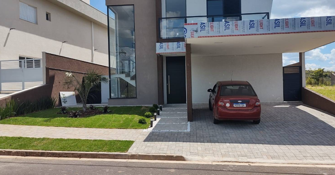 Fachada residencial pronta em condomínio de Catalão-GO